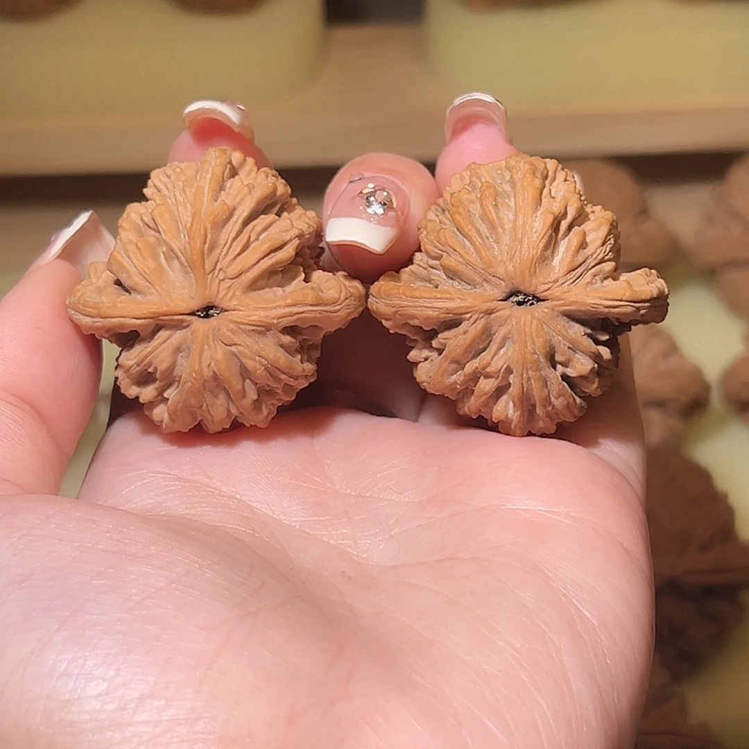 美***良文玩核桃吊坠38麦虎