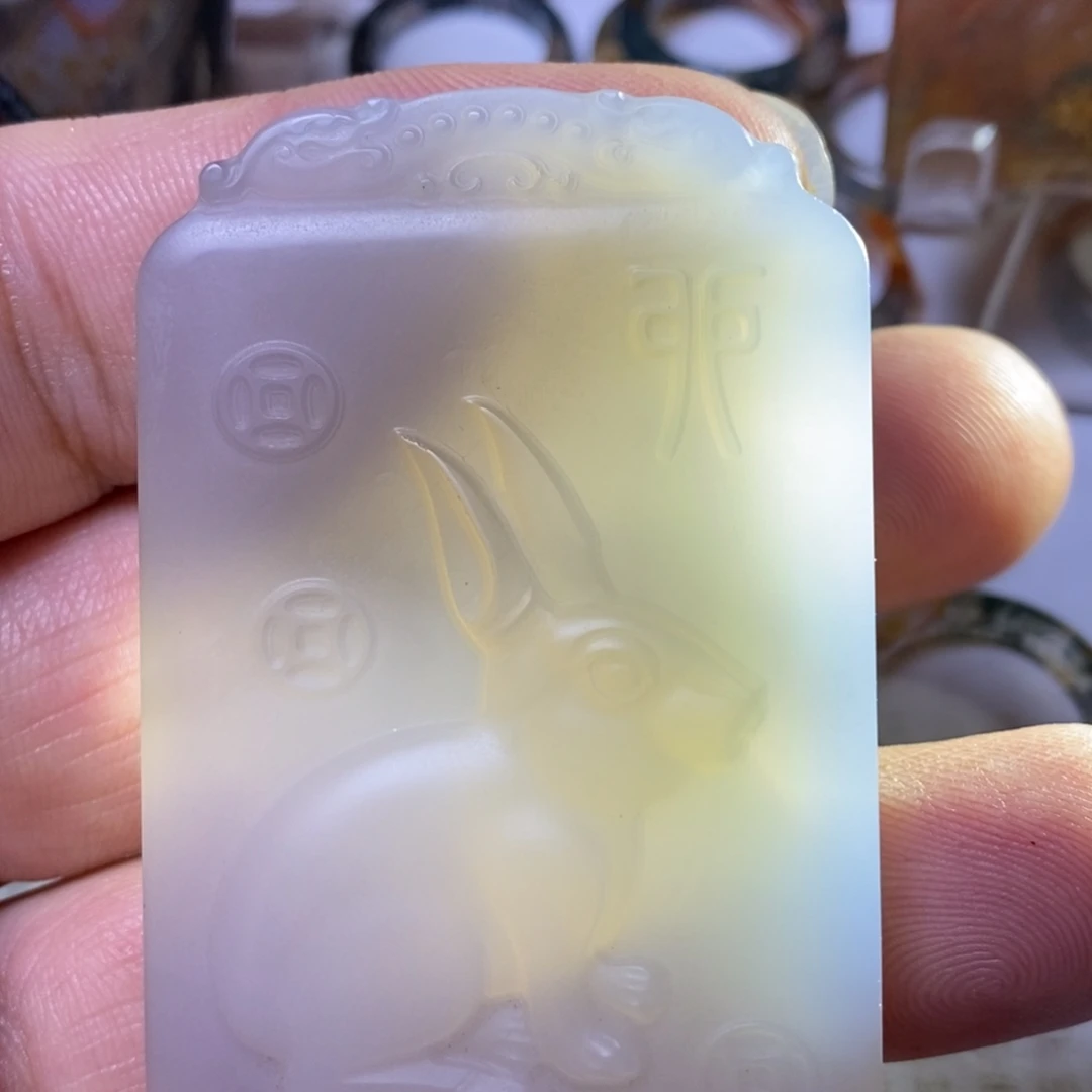 玛瑙/玉髓颈饰未镶嵌踏**梅
