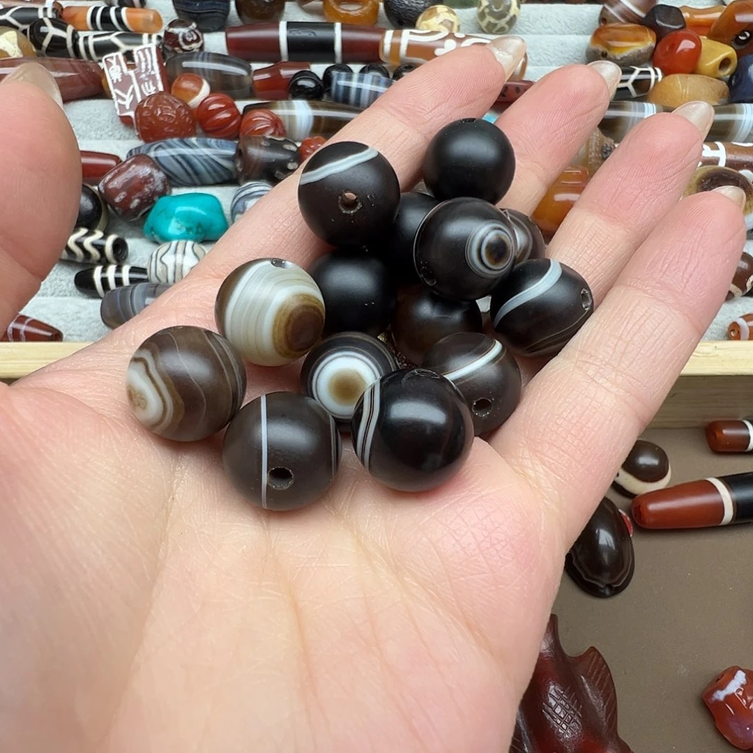 辉***子玛瑙/玉髓未镶嵌珠宝半成品