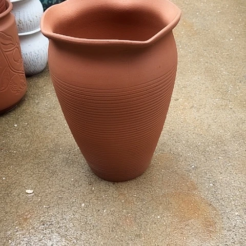 口20高31瑕疵一个盆子。