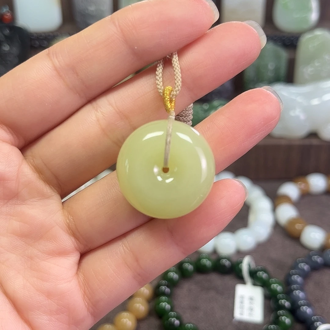 和田玉未镶嵌手串