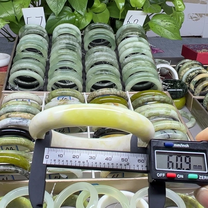 蛇纹石玉未镶嵌手镯67