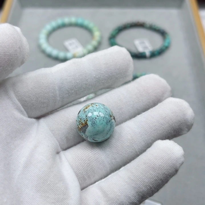 绿松石未镶嵌挂件