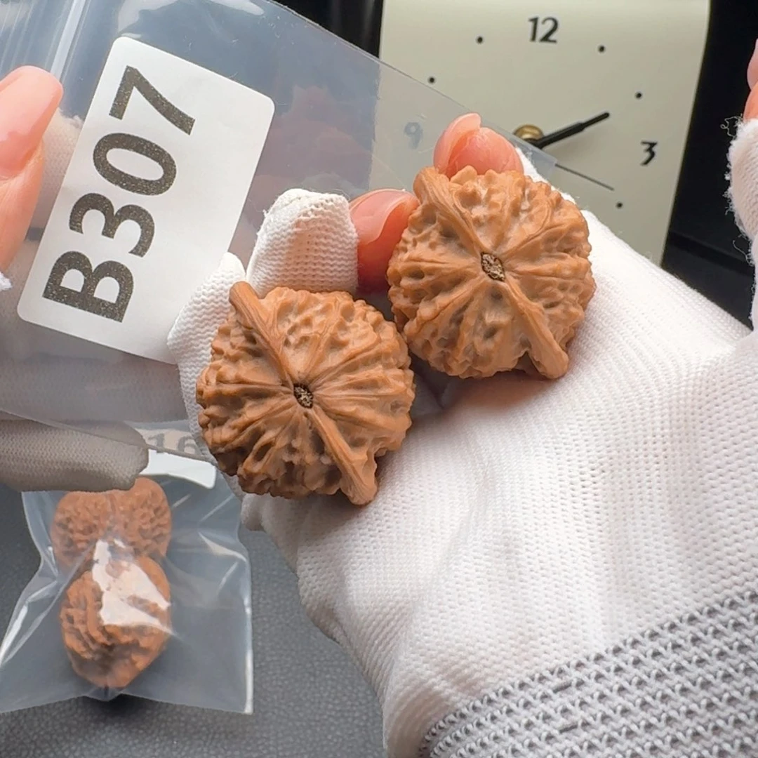 把件文玩核桃38+金牛B307