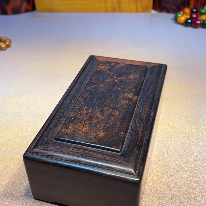 小***柴机关盒。