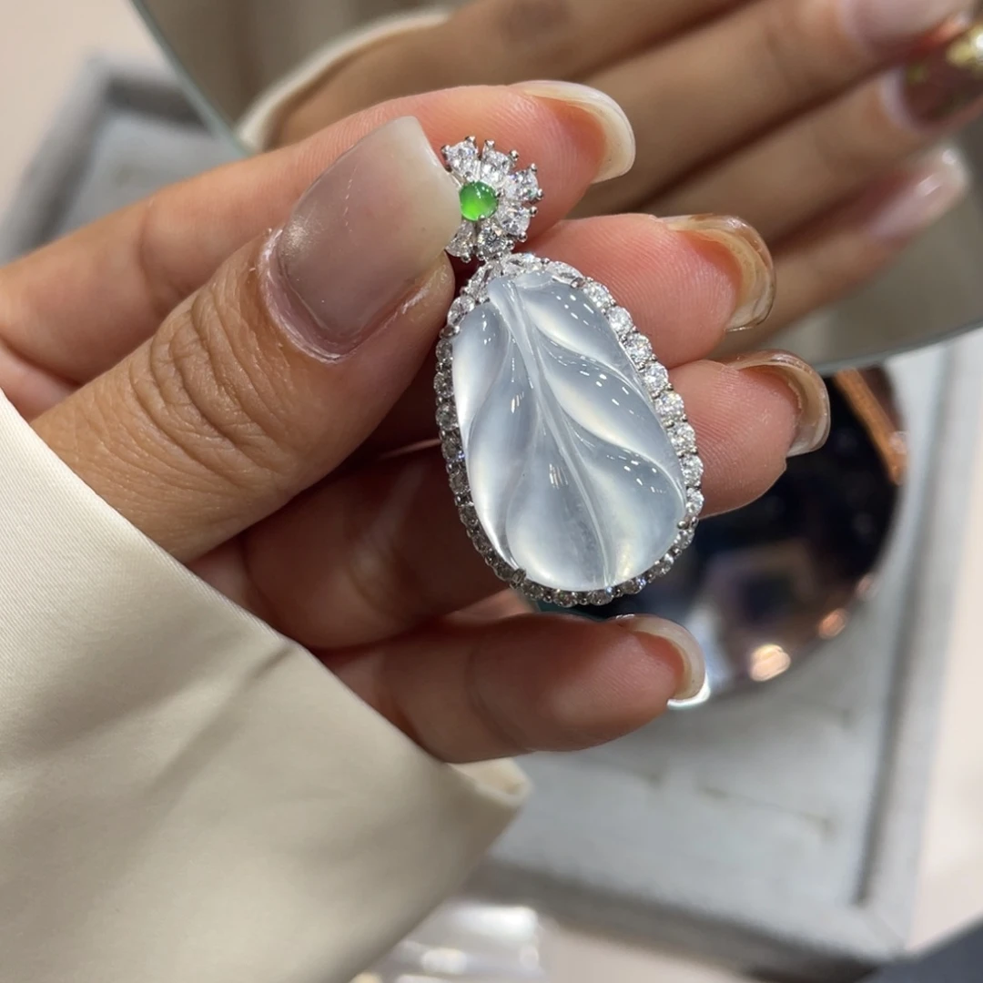 颈饰银S925镶嵌翡翠吊坠