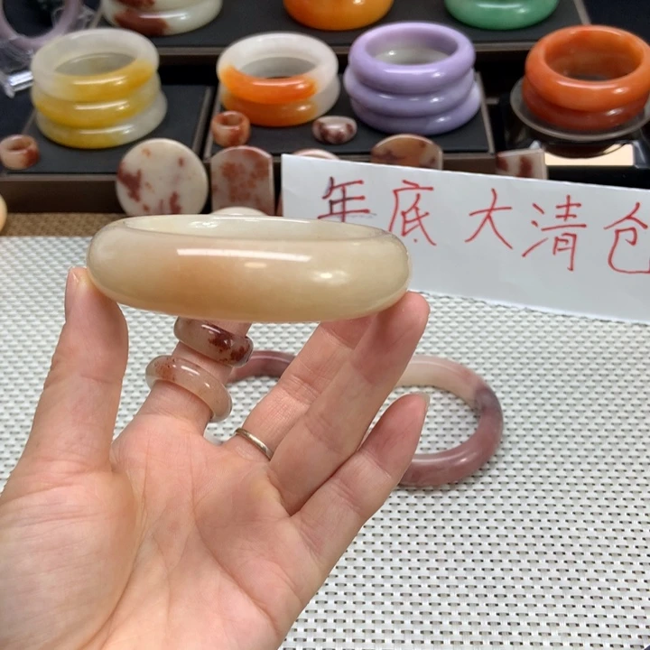 石英质玉未镶嵌手镯