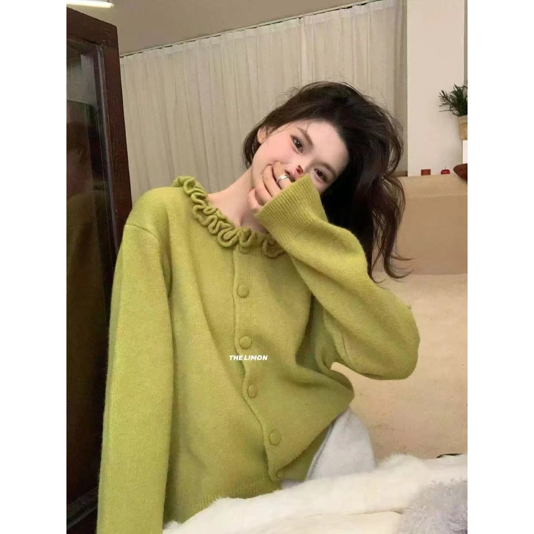 Miss na 9970 韩系特色工艺木耳边领显瘦加厚毛衣