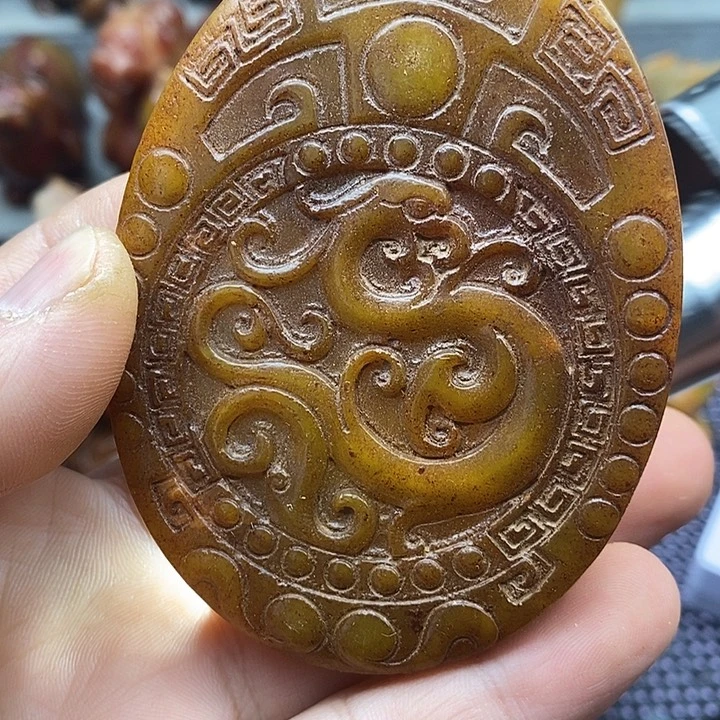 未镶嵌蛇纹石玉颈饰