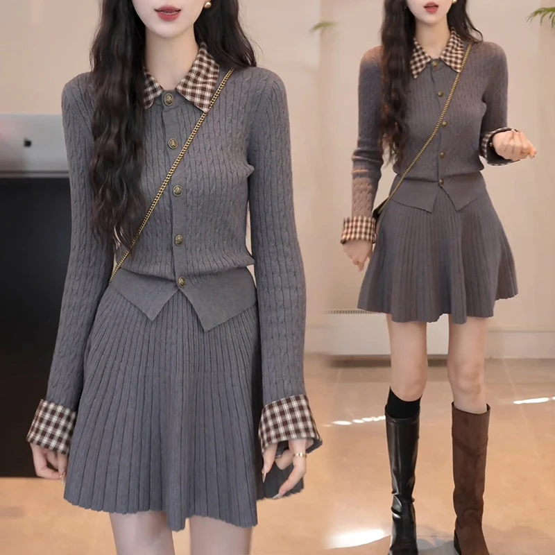 2025冬季针织翻领衣格纹细节点缀收腰百褶裙套装复古俏皮穿搭