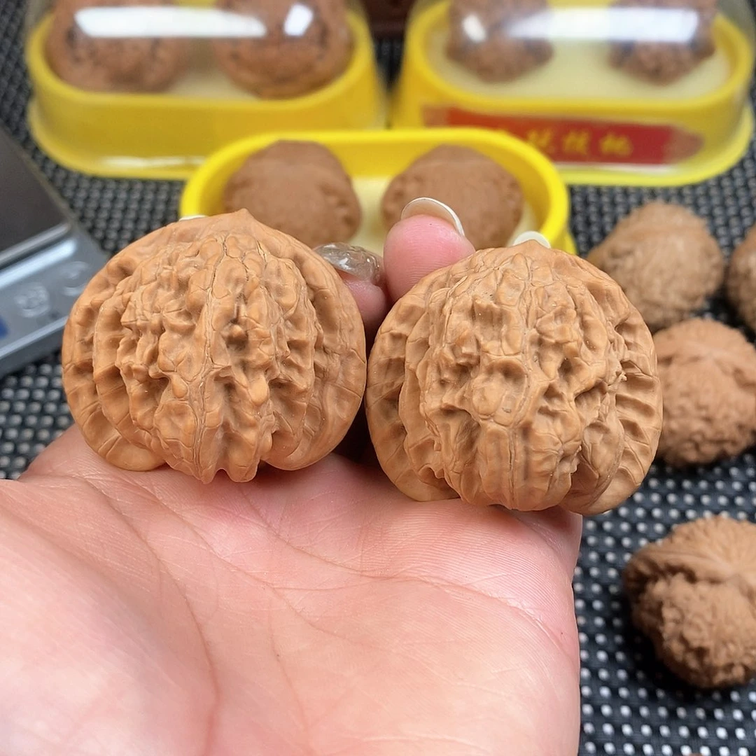 文玩核桃把件42尺霞云岭