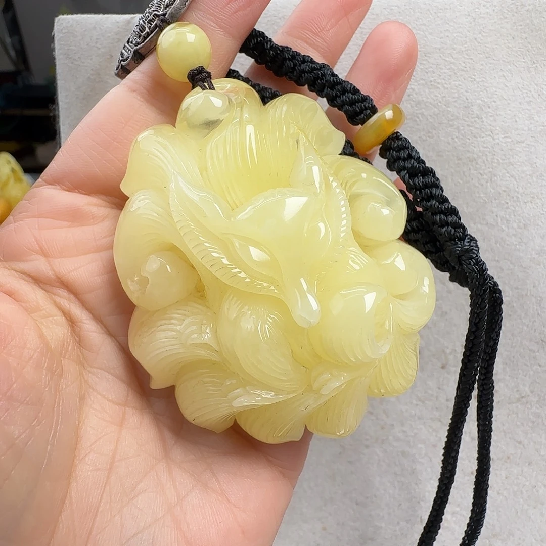 蜜蜡未镶嵌珠宝奇石