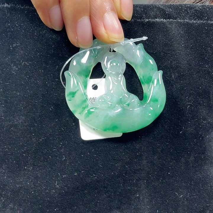 石英质玉（非洲翠）未镶嵌颈饰