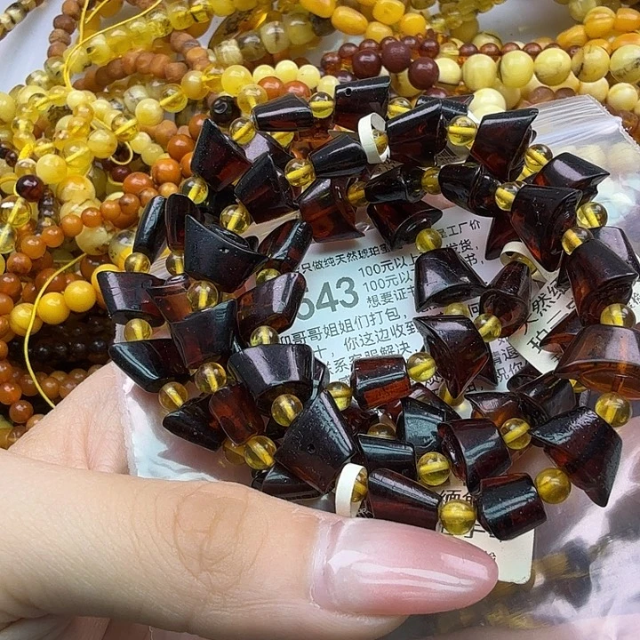 楚***子琥珀未镶嵌珠宝奇石