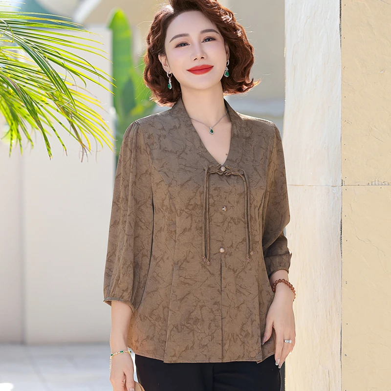 中老年妈妈装新中式国风衬衫女春秋提花V领盘扣宽松遮肚显瘦上衣