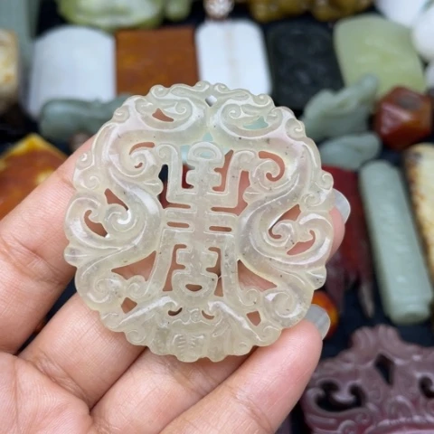 蛇纹石玉未镶嵌颈饰6