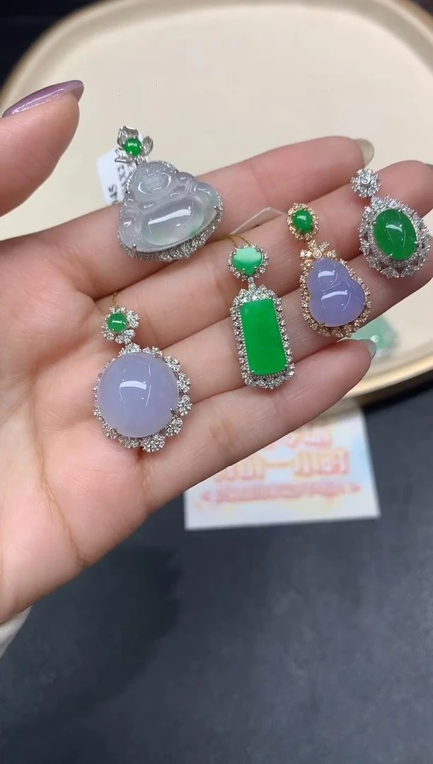 【小鱼严选彩虹盘】翡翠吊坠-多样性发其一18K金-XM16|CXQ21