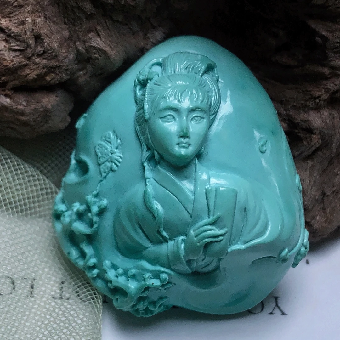 原矿绿松石精工雕刻古典美女尺寸：宽28厚17.7高30.8mm