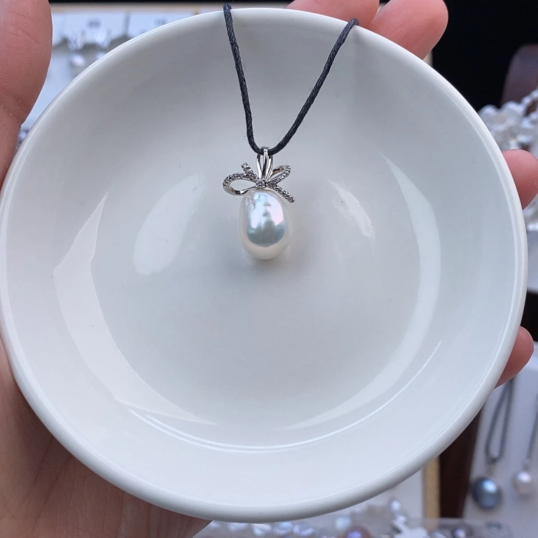 颈饰银S925镶嵌淡水珍珠