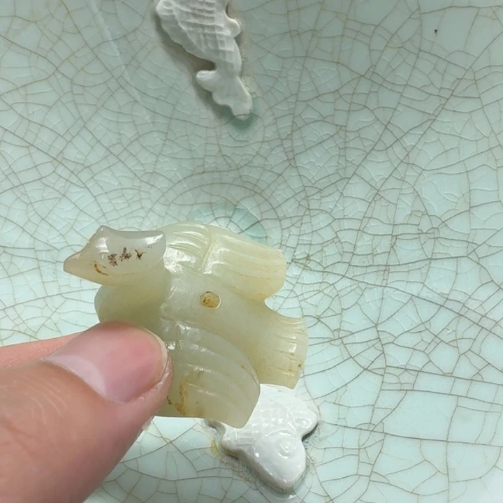 用***9瓷片双鱼青瓷开片大碗