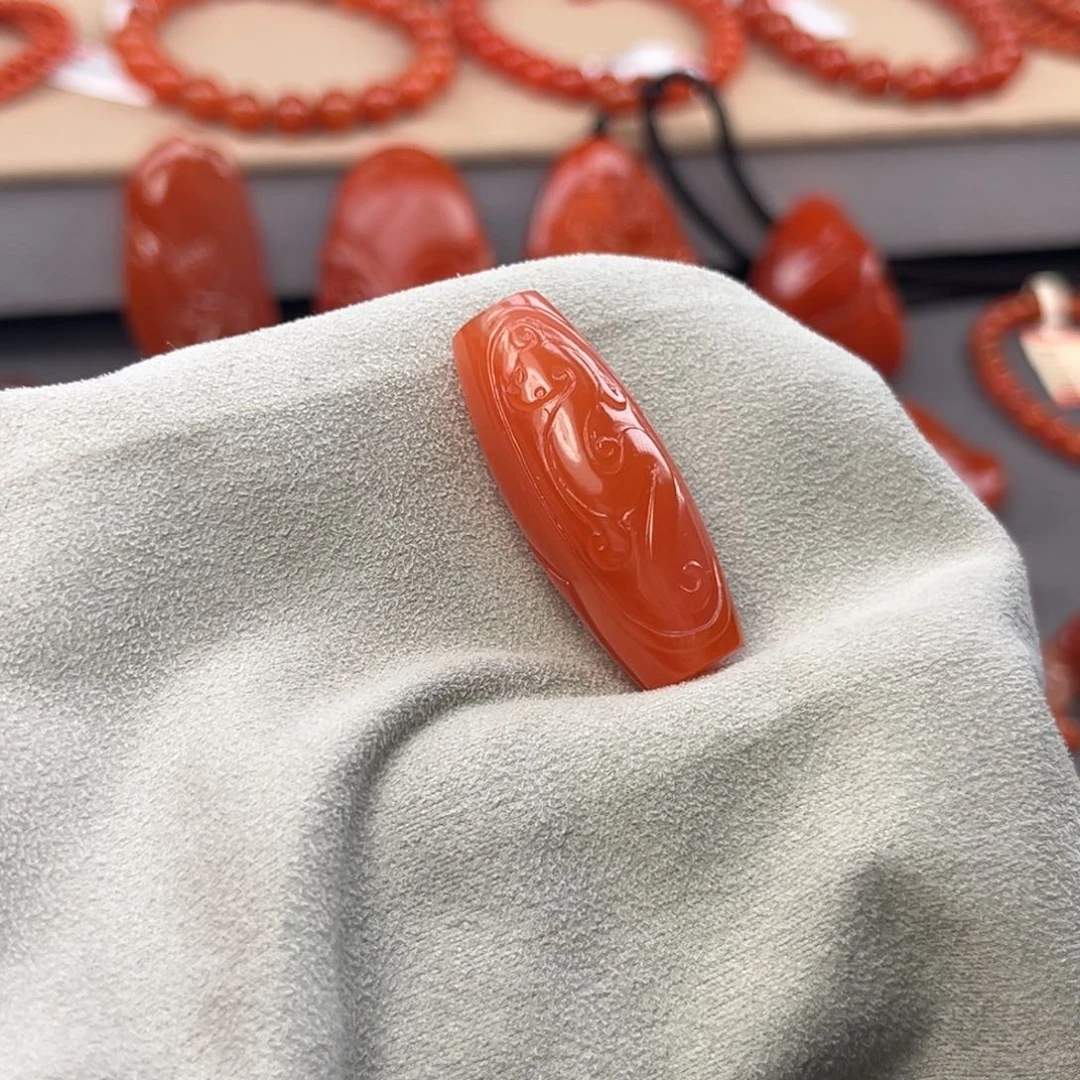 南红玛瑙未镶嵌颈饰