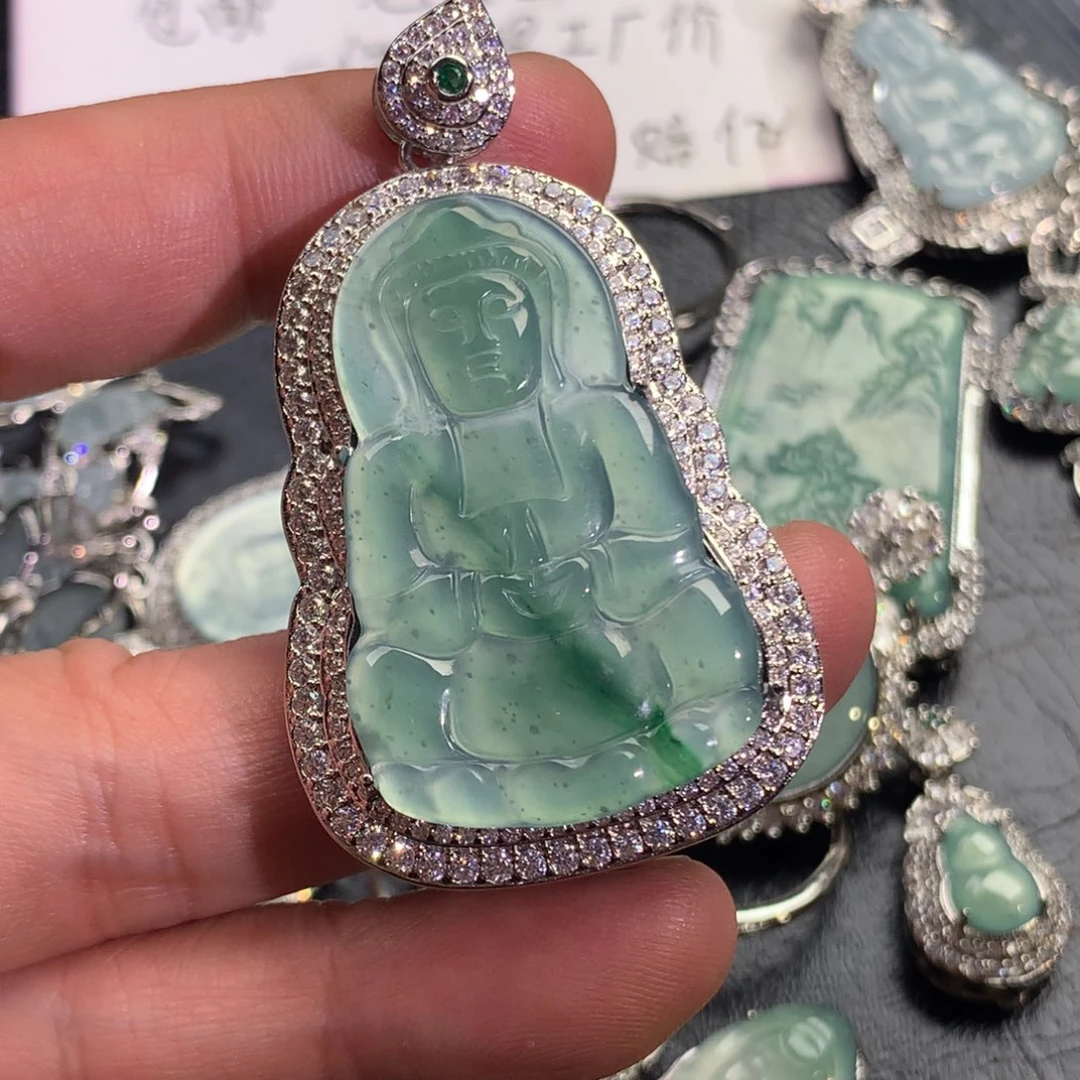 翡翠颈饰未镶嵌观音