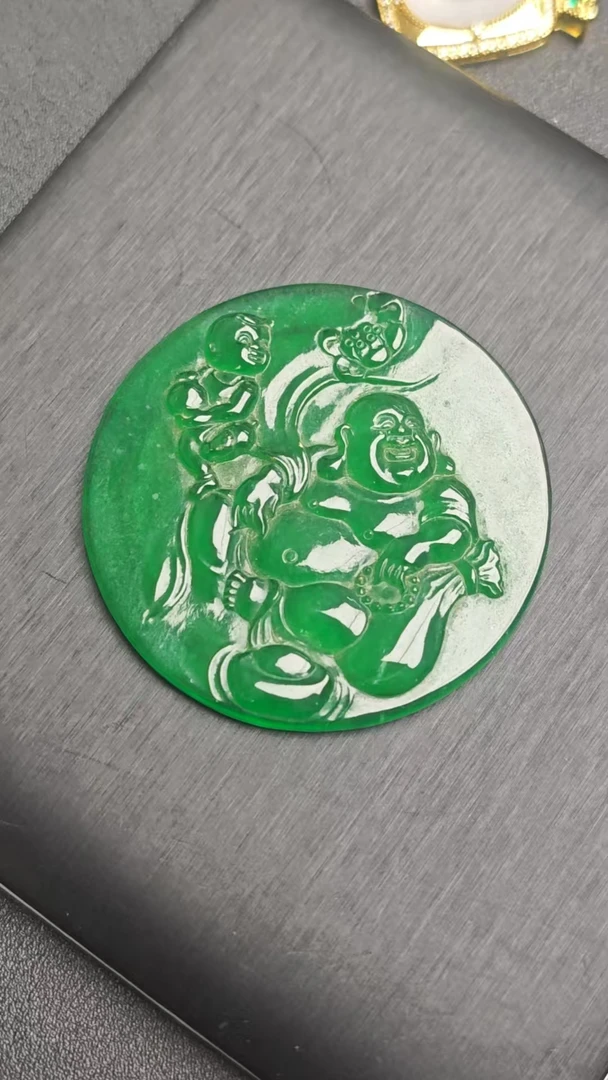 YY67翡翠常规吊坠【邂逅翡翠高冰吊坠，冰透绿意，开启浪漫时光】