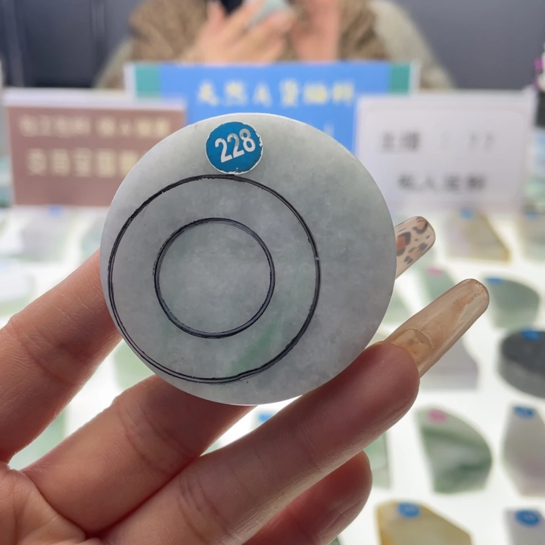 定制翡翠未镶嵌挂件