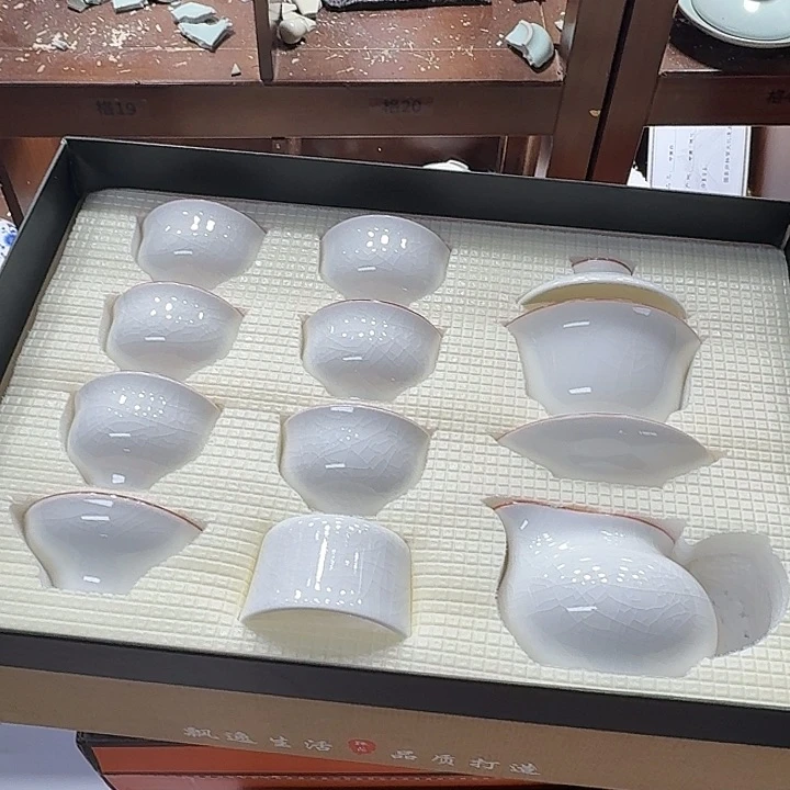 孤品茶具套装等。