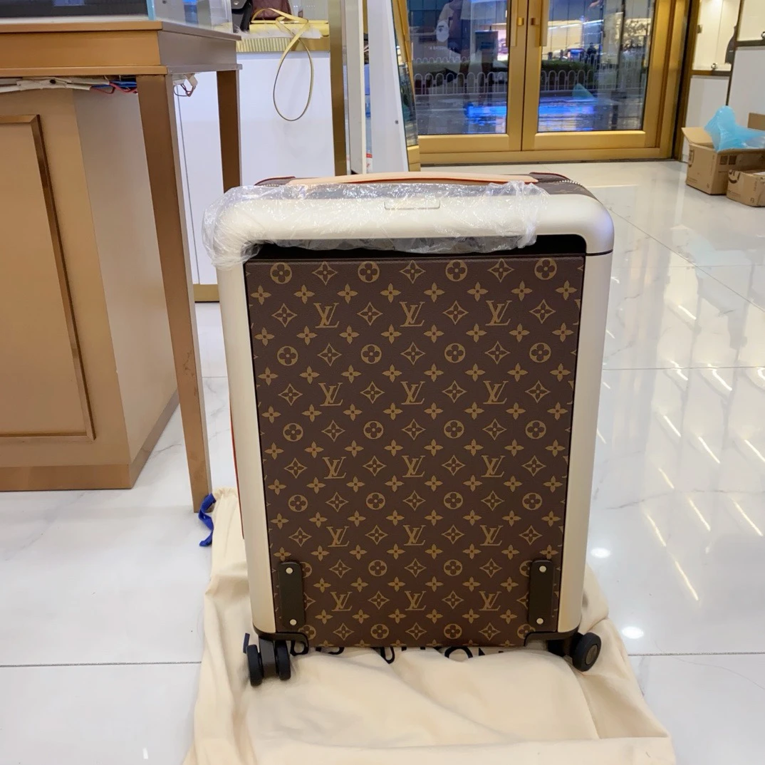 未使用 LouisVuitton/路易威登 路易威登horizon四轮拉杆行李箱