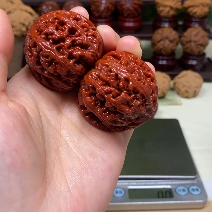 文玩核桃吊坠粗筋