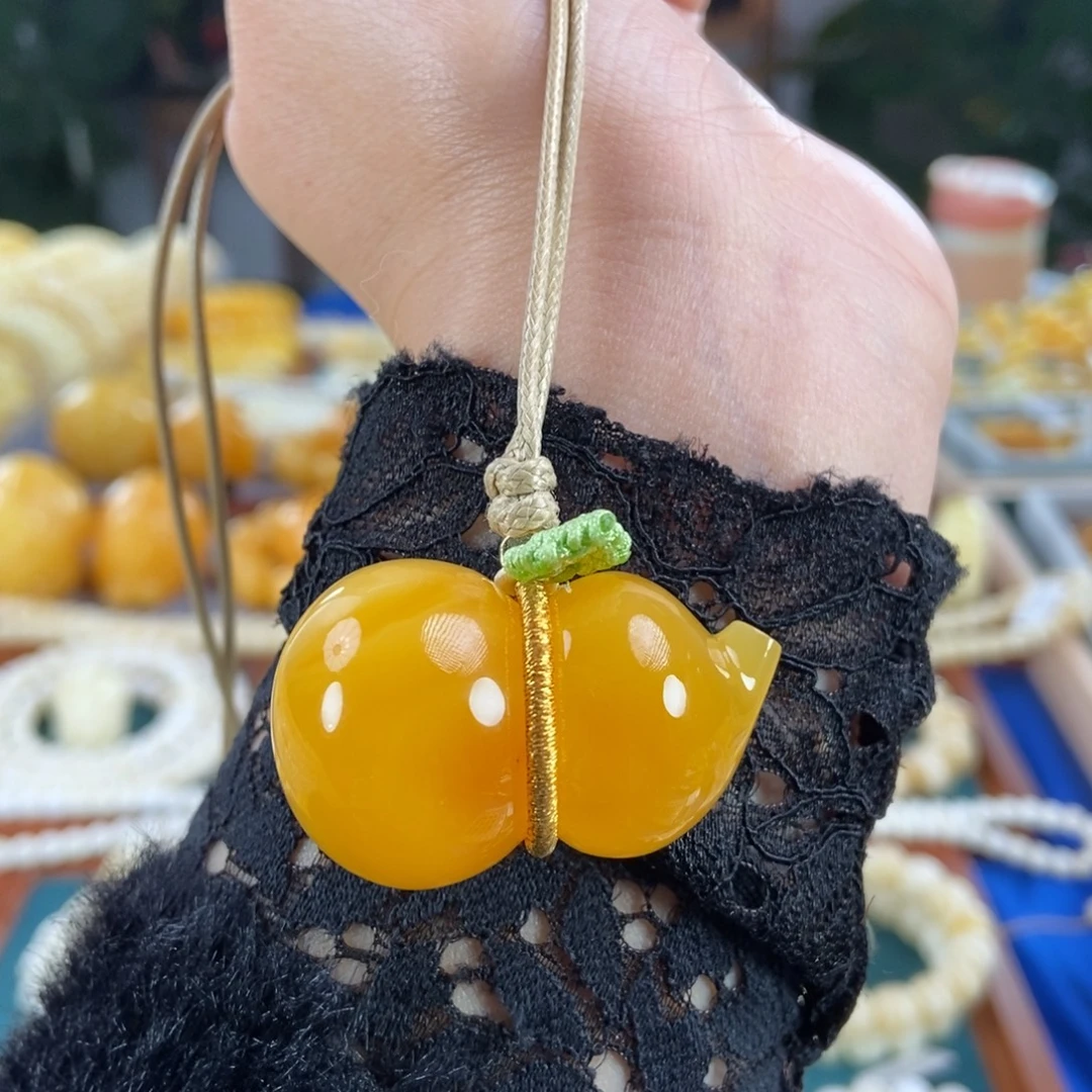 琥珀未镶嵌珠宝奇石13.18鸡油红葫芦吊坠