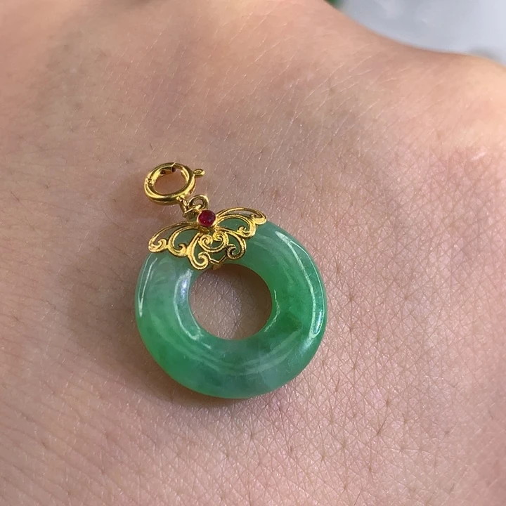 翡翠18K金镶嵌颈饰翡翠