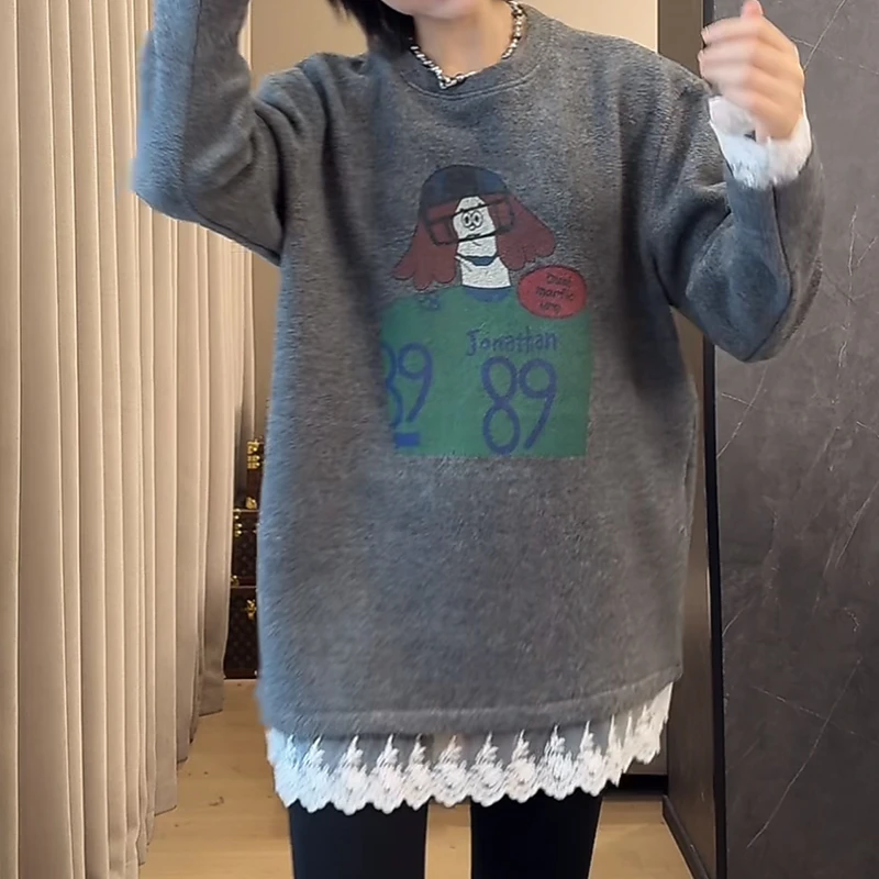 春季时尚T恤蕾丝设计感拼接休闲慵懒风时尚复古印花中长款打底衫