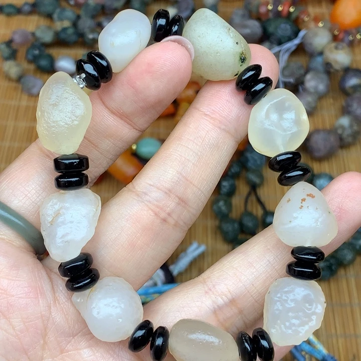 玛瑙/玉髓未镶嵌珠宝半成品是**呀