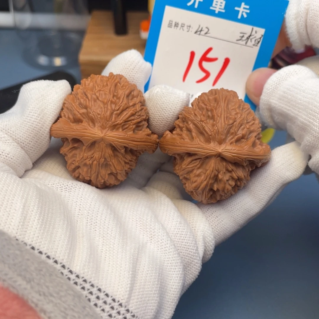 核桃文玩核桃白狮子