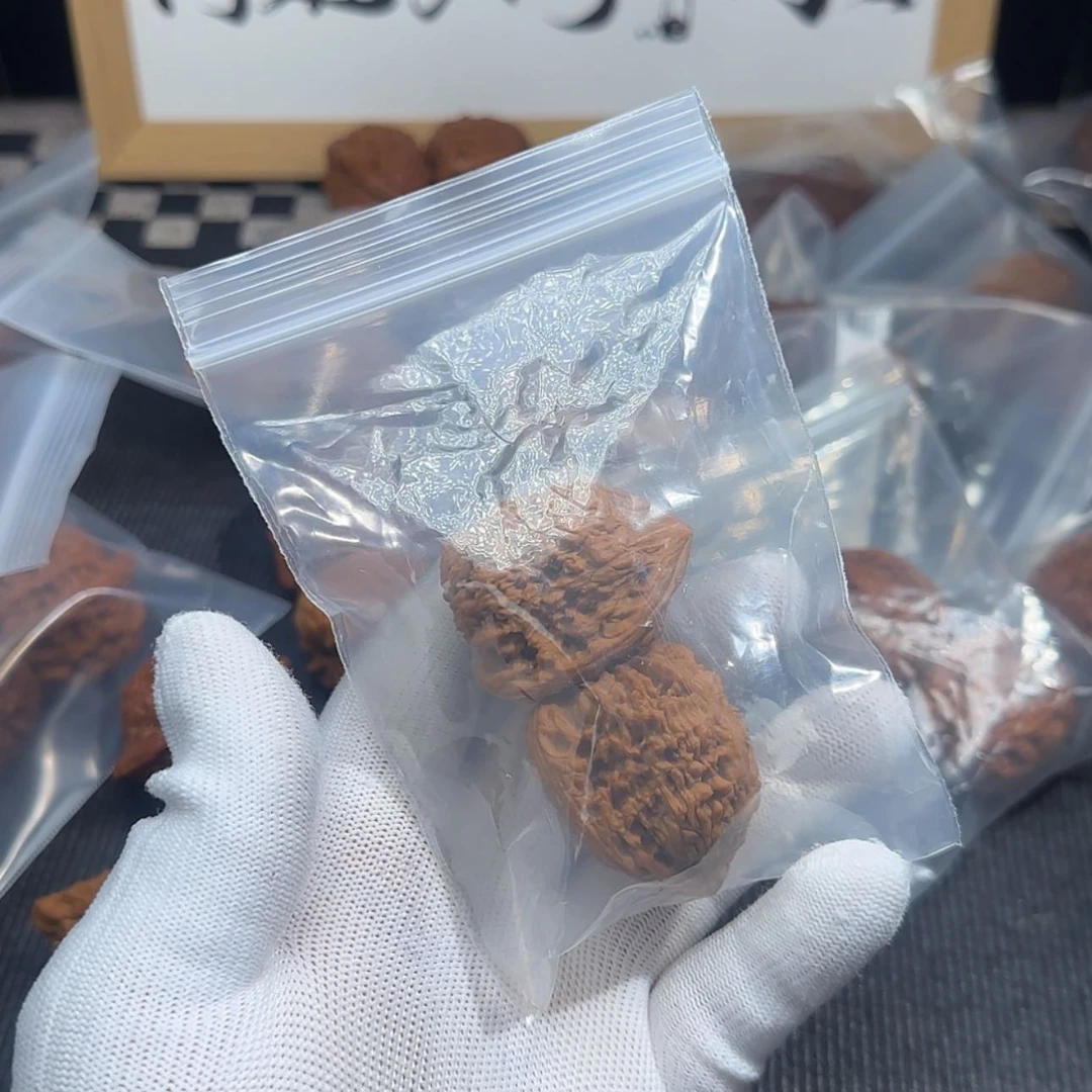 【闪购商品】文玩核桃把件阿***，南疆