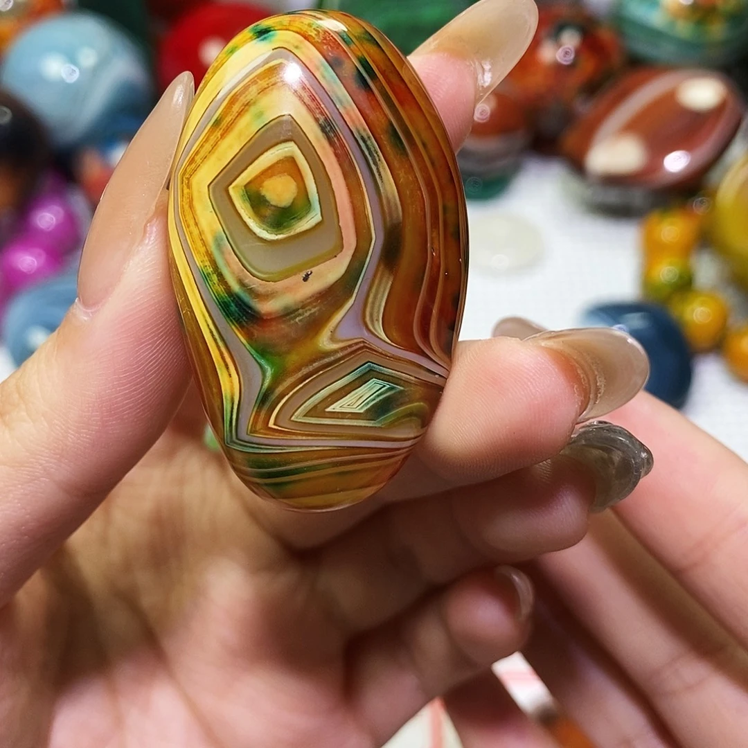 必***道玛瑙/玉髓未镶嵌珠宝奇石