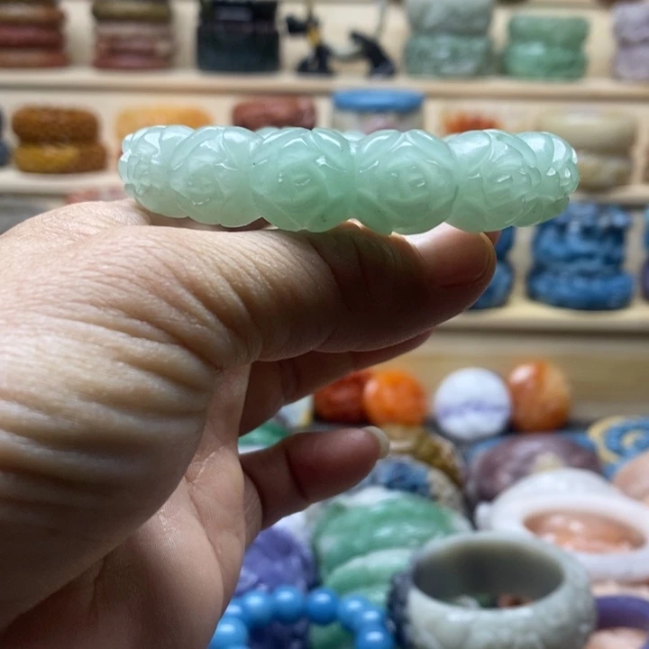 未镶嵌手镯石英质玉