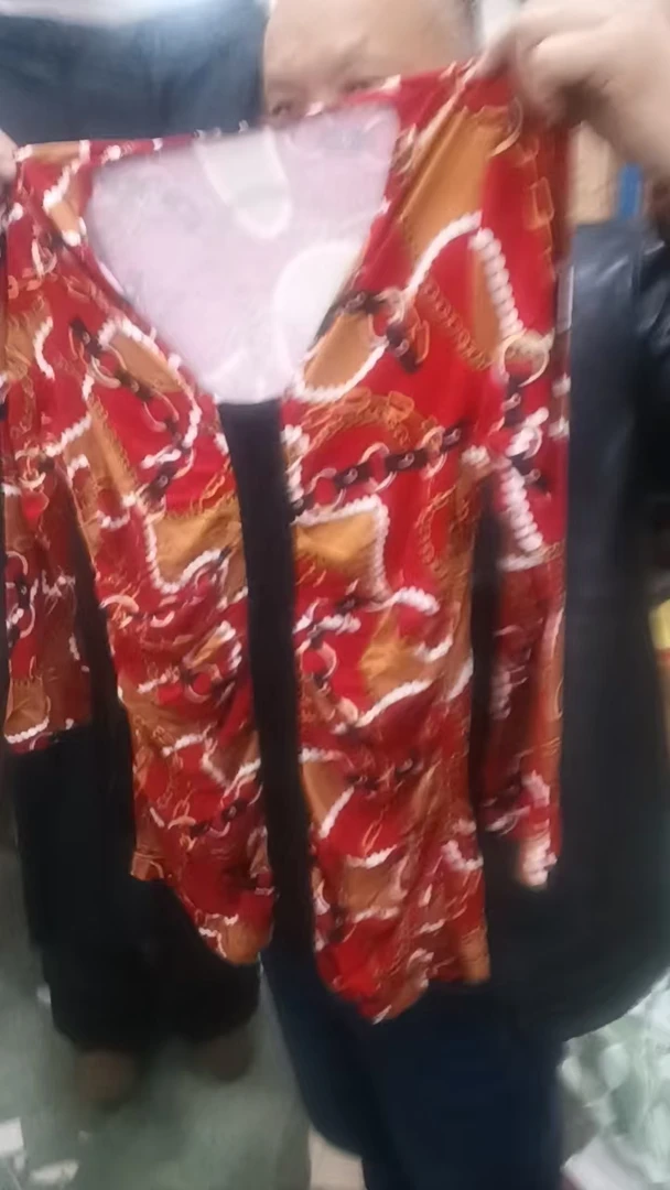 红色复古女装打底外出上衣发3