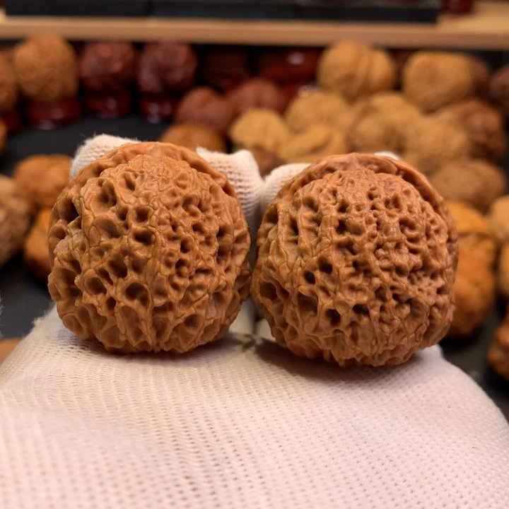 文玩核桃吊坠12………..