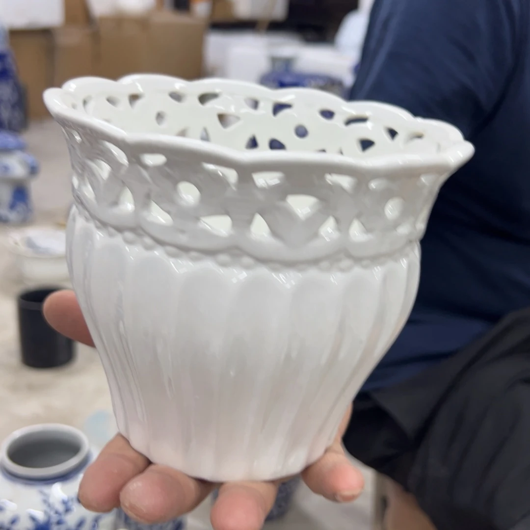 微瑕青花瓷器值得厚爱