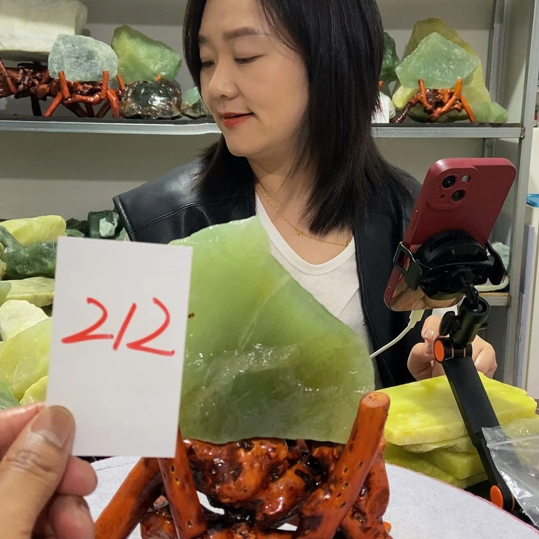 蛇纹石玉未镶嵌原石潇*哥