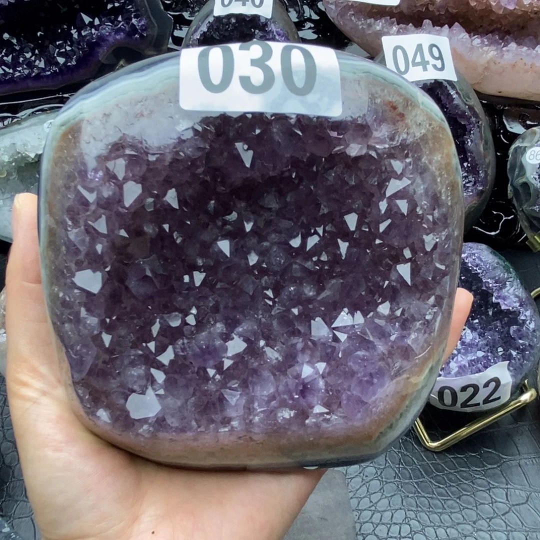 紫晶未镶嵌大型摆件（非配饰）