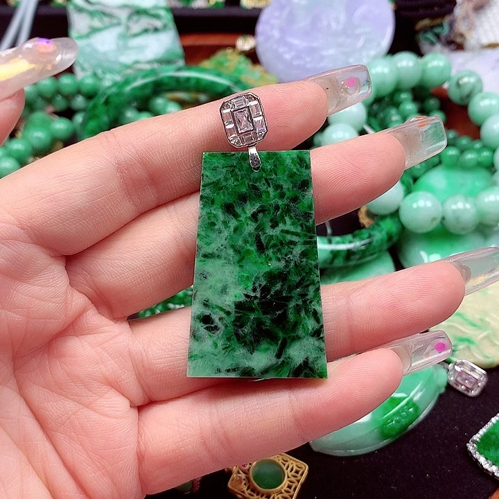 颈饰未镶嵌翡翠翡翠