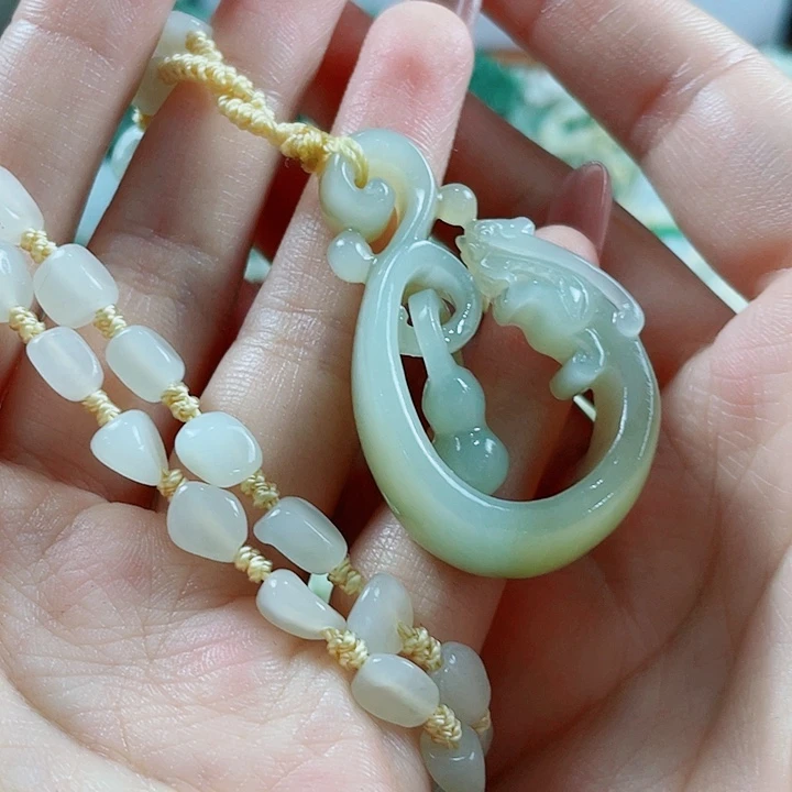 颈饰未镶嵌和田玉