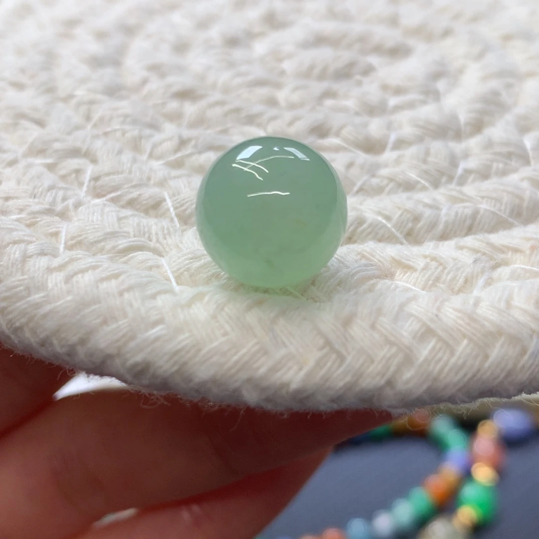 定制翡翠未镶嵌 毛货抛光定制 葡萄肉绿 卡12.7 m