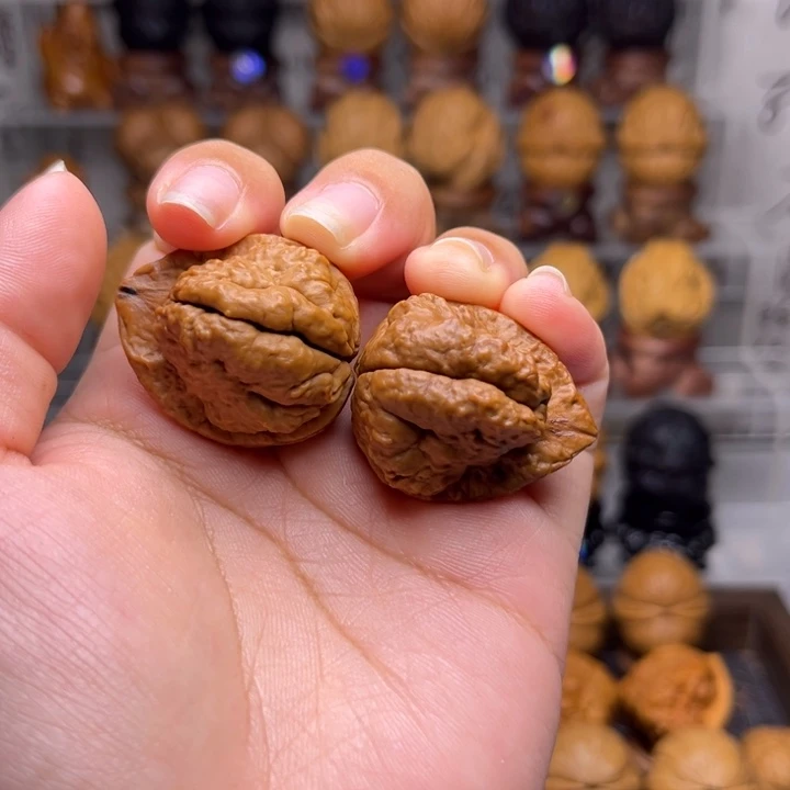 郭***杰吊坠文玩核桃羊头蟾32尺Y05