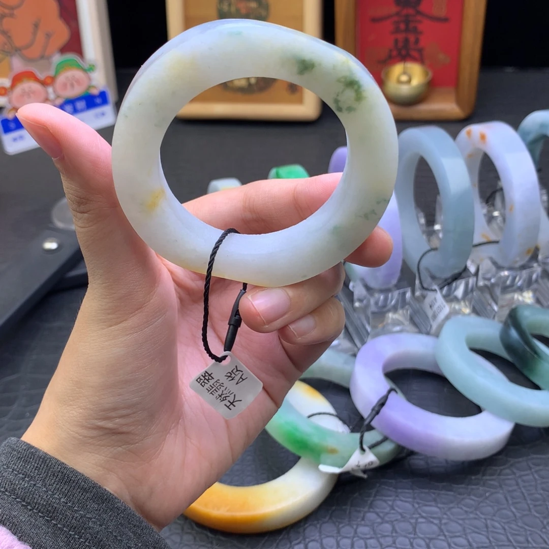 定制翡翠未镶嵌翡翠手镯