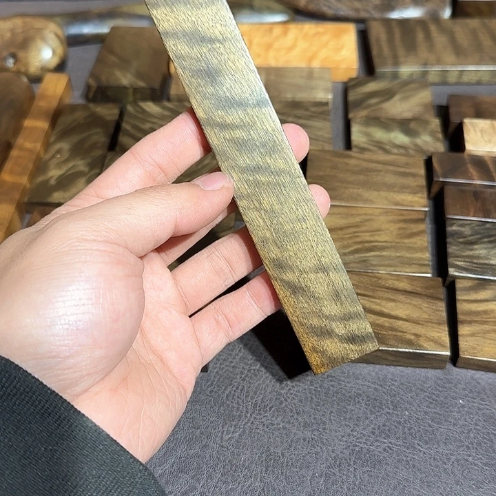 做***官木质直播间一物一拍截图